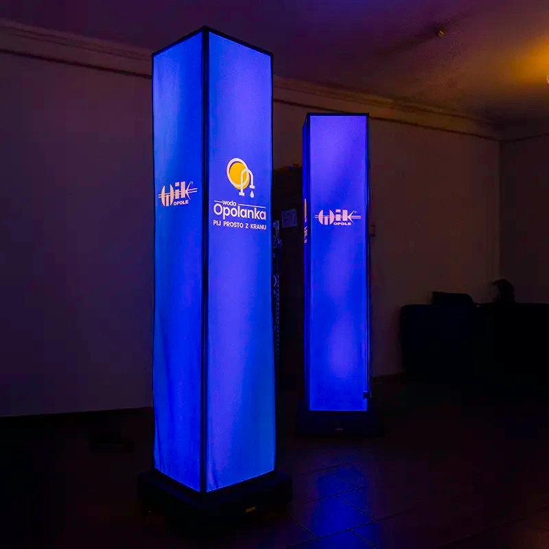 Világító reklámtotem