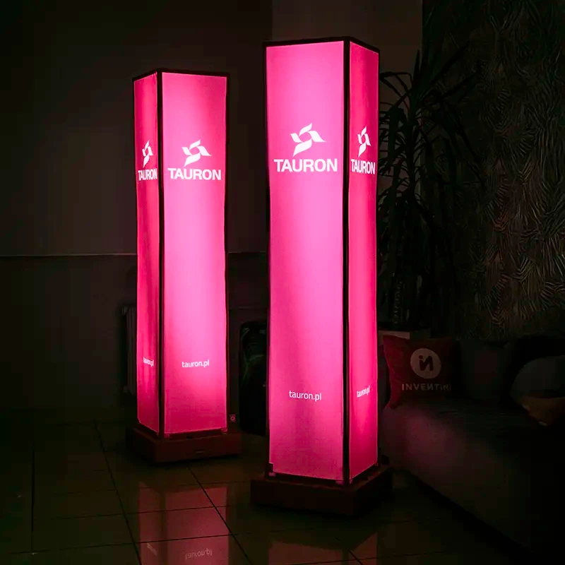 Világító reklámtotem